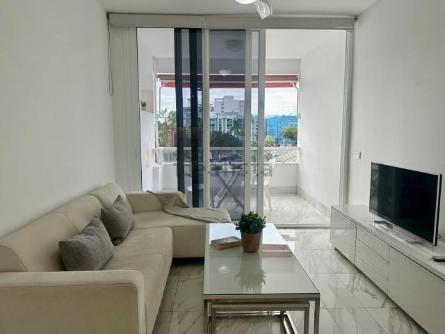 Piso en venta en Santa Catalina-Canteras, Gran Canaria