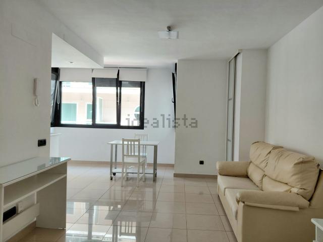 Piso en alquiler en Santa Catalina-Canteras, Gran Canaria