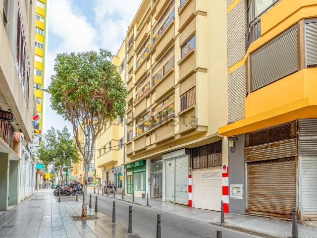 Piso en venta en Santa Catalina-Canteras, Gran Canaria