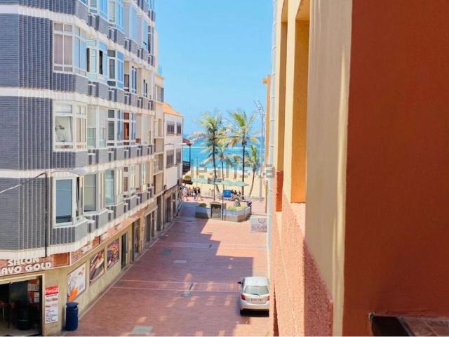Piso en venta en Santa Catalina-Canteras, Gran Canaria