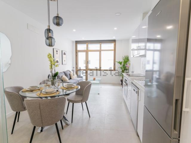 Piso en venta en Santa Catalina-Canteras, Gran Canaria