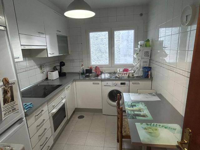 Piso en alquiler en Santiago De Compostela, Cornes