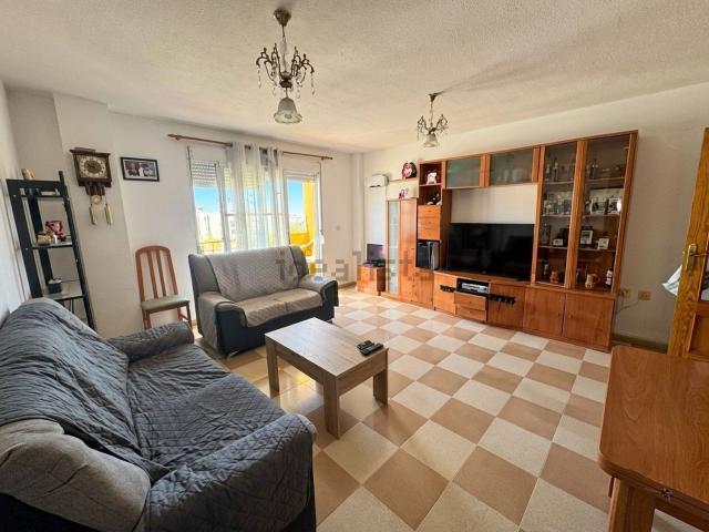 Piso en venta en Barriada Islas Canarias, Costa del Sol Occidental