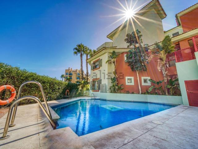 Piso en venta en San Roque, Puerto Sotogrande