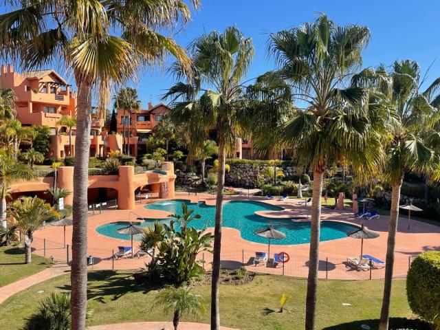 Ático en alquiler en Resinera-Voladilla, Costa del Sol Occidental