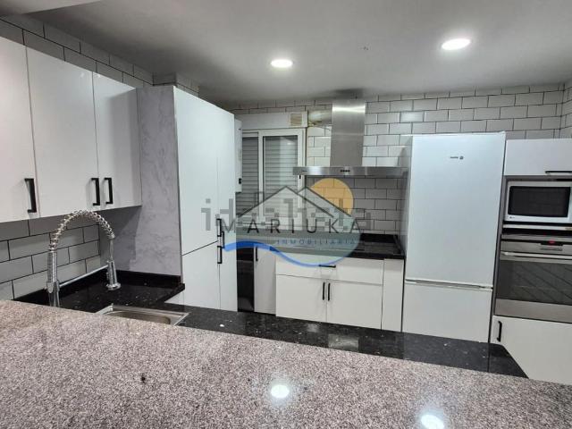 Piso en alquiler en Victoria Eugenia, Málaga