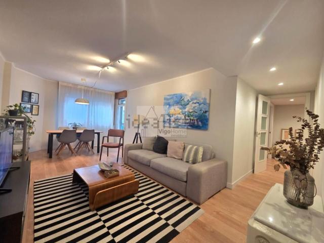 Piso en venta en Teis, Vigo