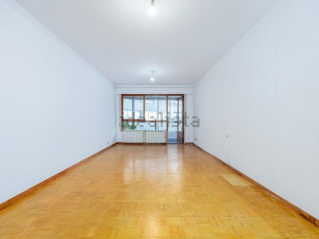 Piso en venta en Lavadores, Vigo