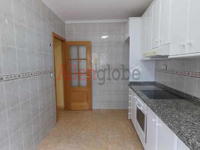 Apartamento en alquiler en La Tenderina, Oviedo
