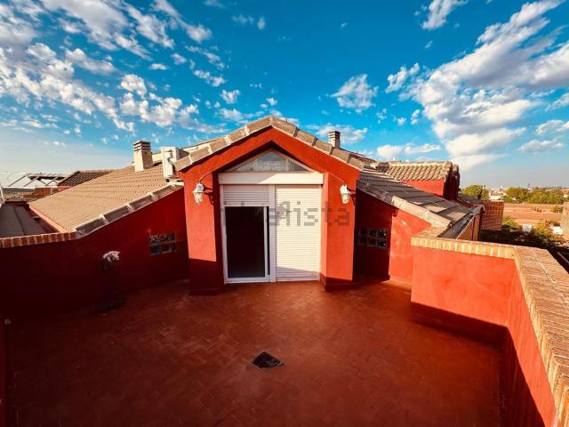 Ático en alquiler en Residencial Valdepeñas, Valdepeñas