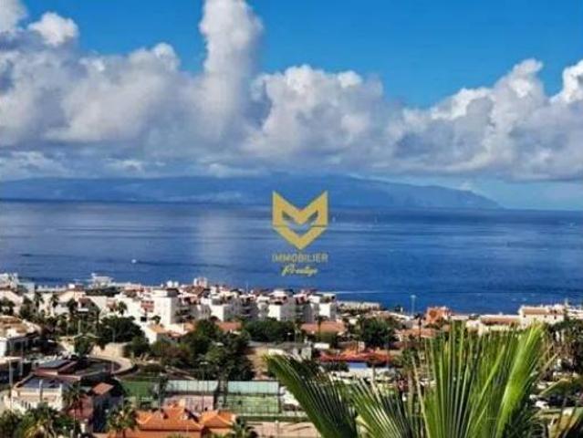Piso en venta en San Eugenio Alto, Adeje