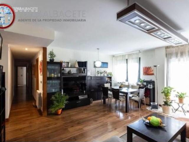 Piso en venta en Distrito 3, Albacete
