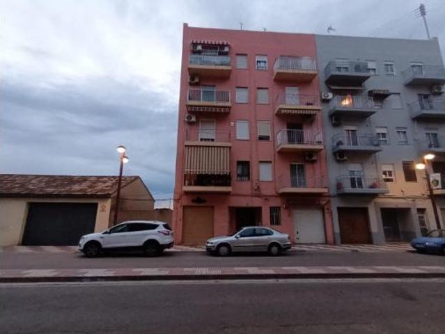 Piso en venta en Algemesí, el Raval