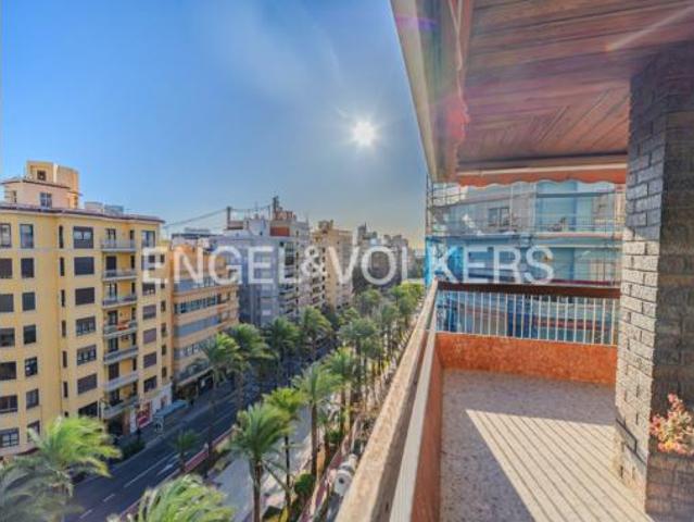 Piso en venta en Diputació, l'Alacantí