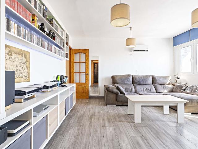 Piso en venta en San Luis, Almería