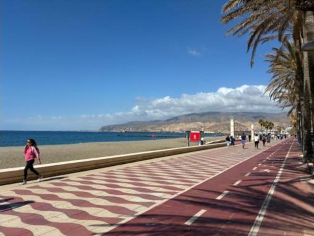 Piso en venta en Retamar, Almería