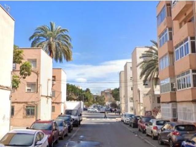 Piso en venta en 500 Viviendas, Almería