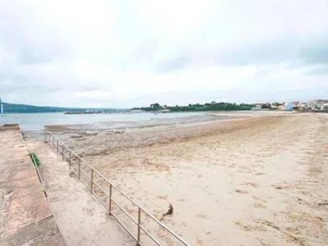 Piso en venta en Ares, Ferrol