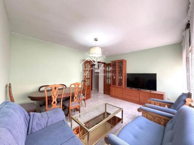 Piso en venta en Ares, Ferrol