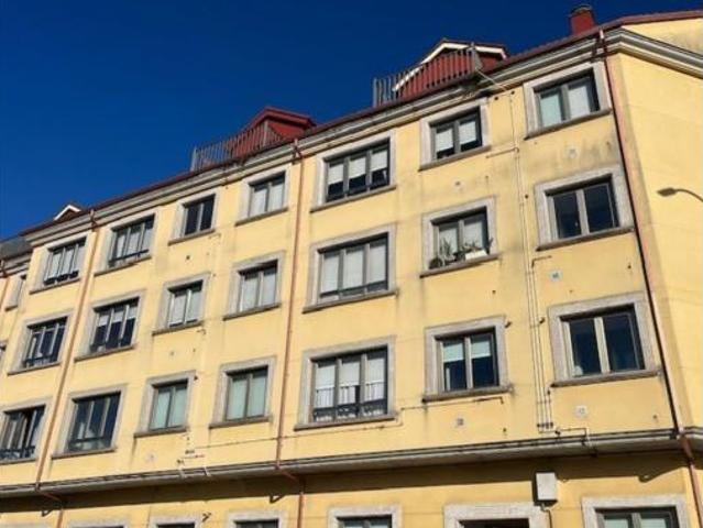 Piso en venta en Ares, Ferrol