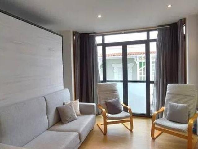 Piso en venta en Ares, Ferrol