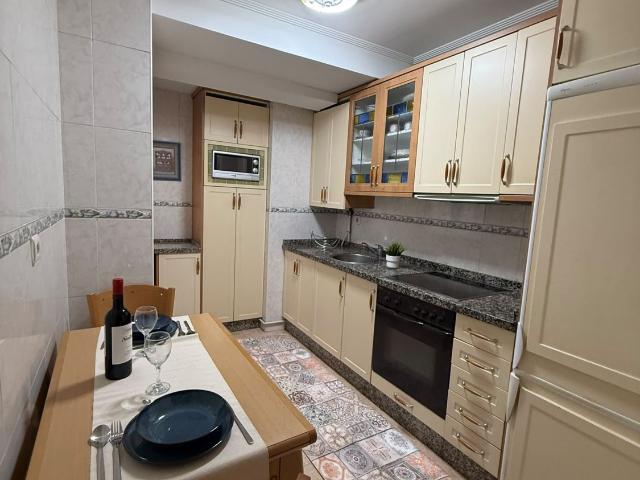 Piso en venta en Montenuño, Oviedo