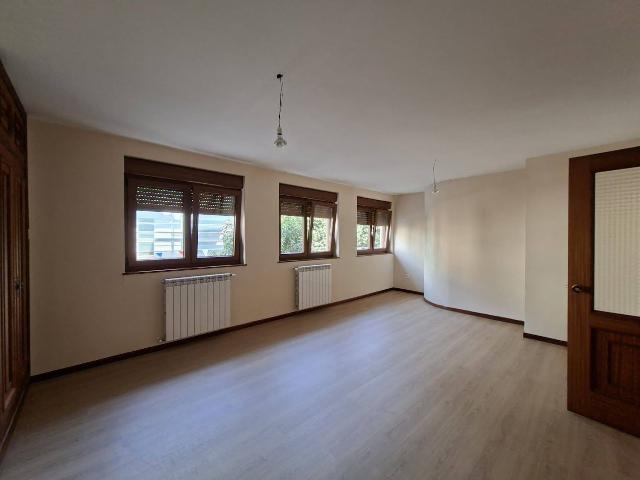 Piso en venta en Navia, Asturias