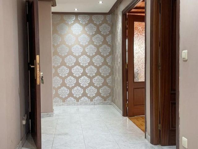 Piso en venta en Omedines, Langreo