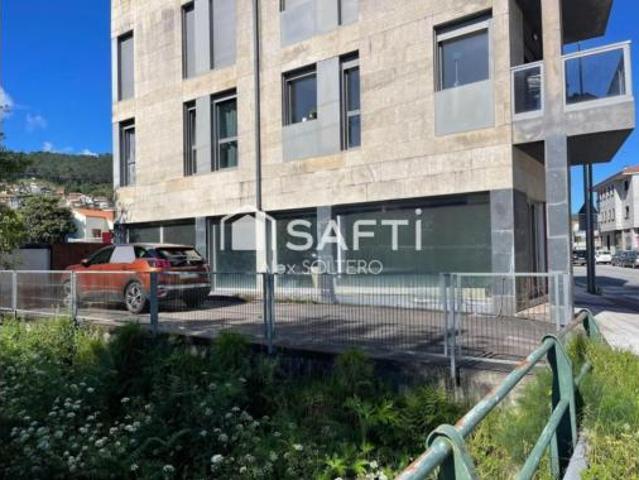 Piso en venta en Ladeira, Vigo