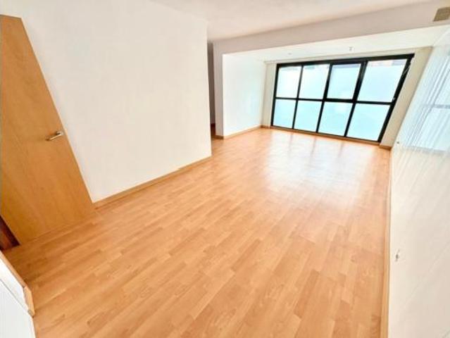 Piso en venta en Nou Barris, Barcelonès