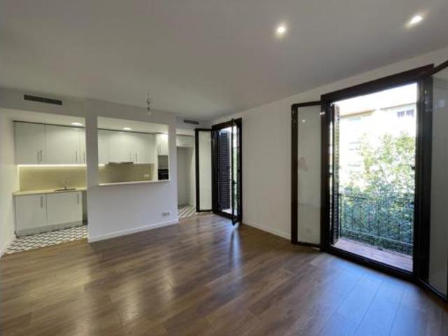 Piso en venta en Barcelona, Sants