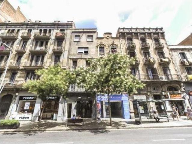Piso en venta en Barcelona, Sants-Badal