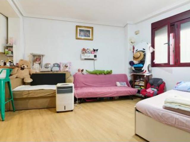 Piso en venta en Nou Barris, Barcelonès