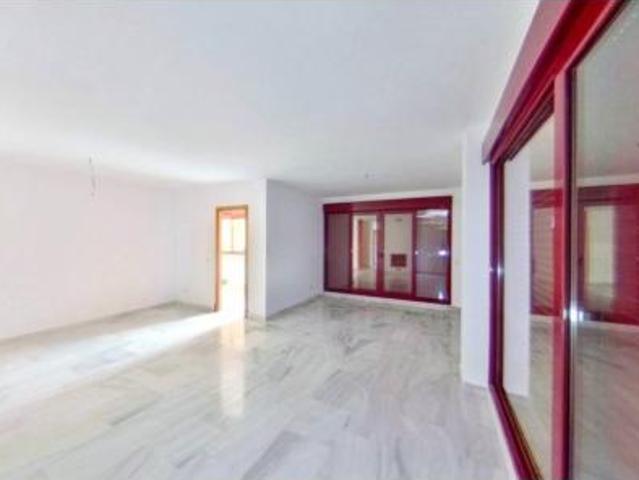 Piso en venta en La Alquería-El Paraíso, Costa del Sol Occidental