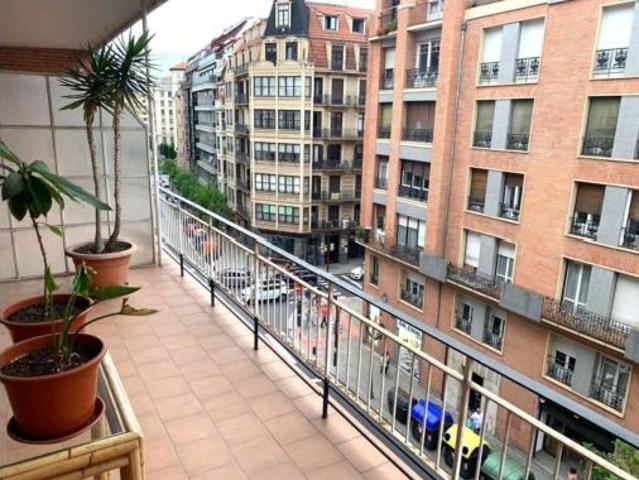 Piso en venta en Abando, Bilbao