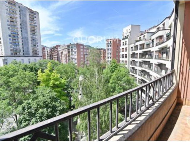 Piso en venta en Abando, Bilbao