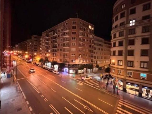 Piso en venta en Abando, Bilbao