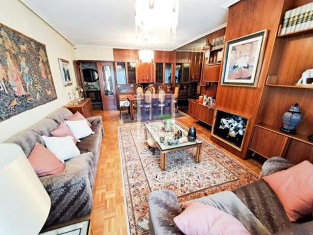 Piso en venta en Burgos, Villa Pilar