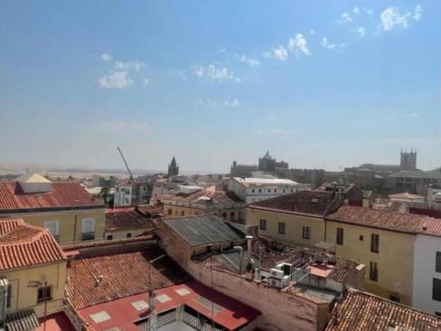 Piso en venta en Margallo, Cáceres