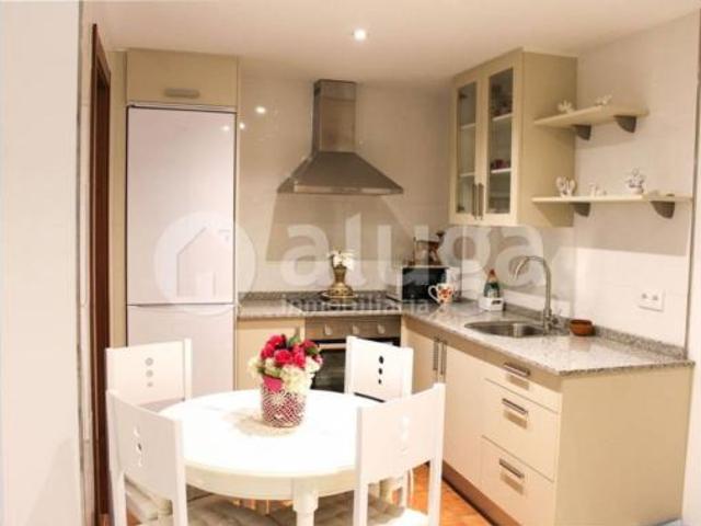 Piso en venta en Cangas, Romarigo