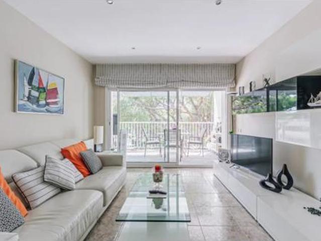 Piso en venta en la Pineda, Castelldefels