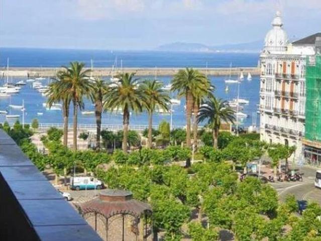 Piso en venta en Casco Histórico, Castro-urdiales