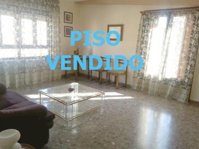 Piso en venta en Caudete, Albacete