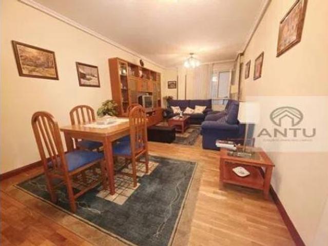 Piso en venta en Espinosa De Los Monteros, Castilla y León
