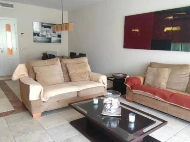 Piso en venta en Venalmar, Estepona