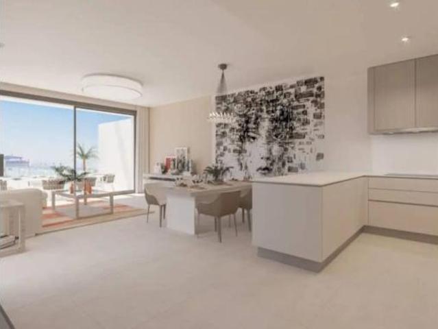 Piso en venta en El Pilar, Costa del Sol Occidental