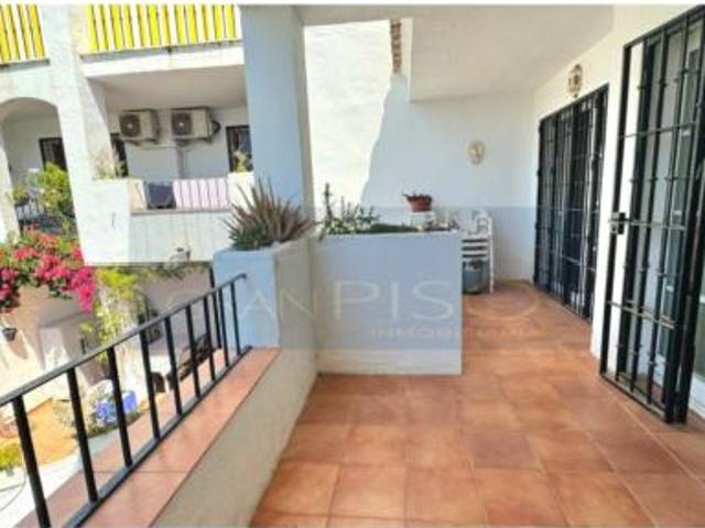 Piso en venta en El Pilar, Costa del Sol Occidental