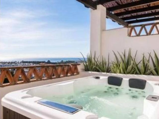 Piso en venta en Barriada Islas Canarias, Costa del Sol Occidental