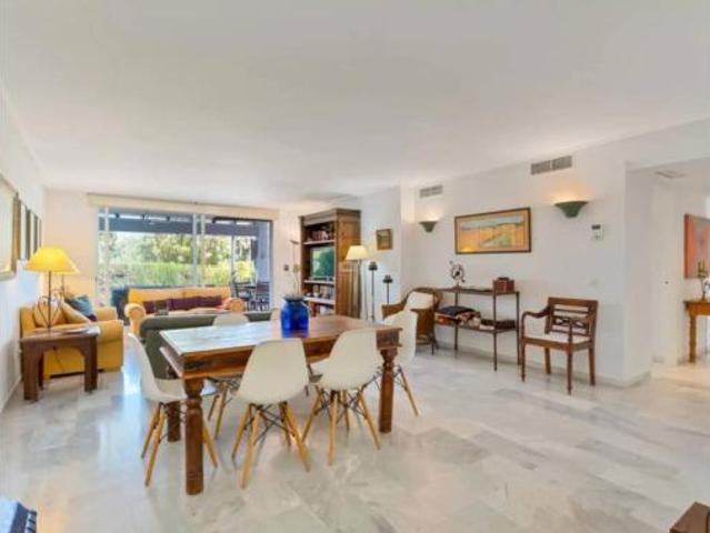 Piso en venta en Andalucía los Pinos, Estepona