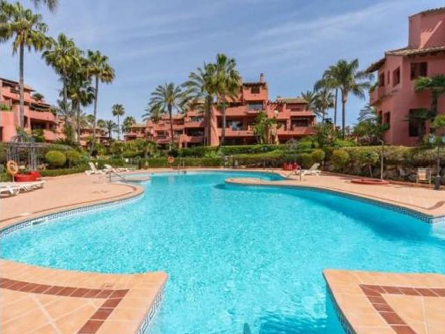 Piso en venta en Venalmar, Estepona